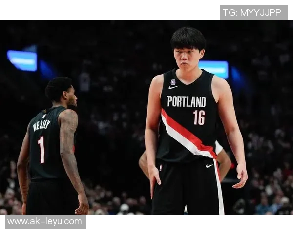 解说：开拓者战术乏力阿夫迪亚独树一帜利用杨瀚森掩护其他人难以配合